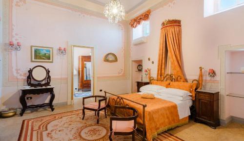 King Room with Spa Bath