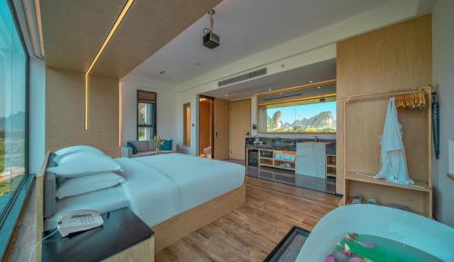 King Room with Mountain View