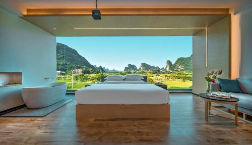 King Room with Mountain View