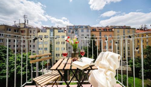 One-Bedroom Apartment with Balcony