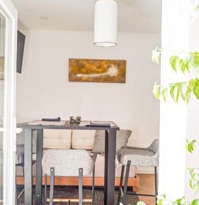 One-Bedroom Deluxe Apartment