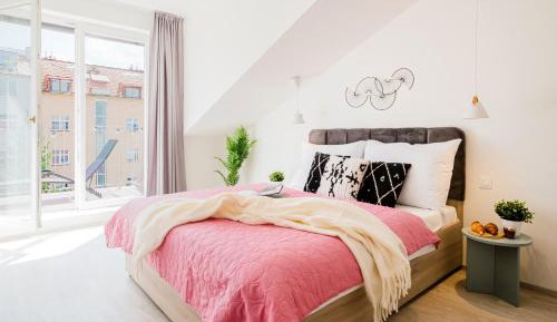 Four-Bedroom Apartment with Balcony 