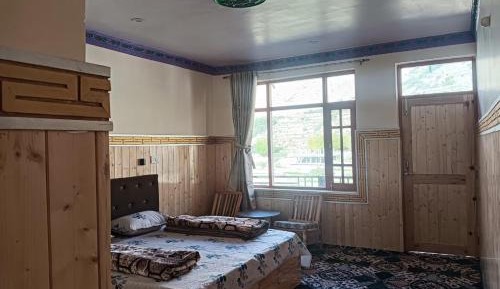 Deluxe Room (2 Adults + 1 Child)
