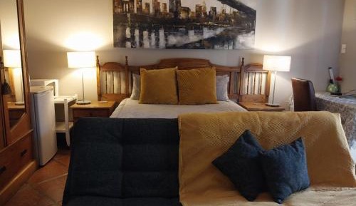 Deluxe Double Room (2 Adults + 1 Child)