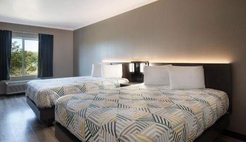 Superior Queen Room with Two Queen Beds