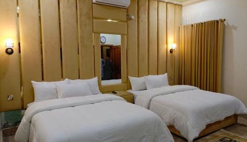 Deluxe King Suite