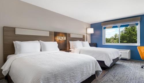 Queen Room with Two Queen Beds - Hearing Accessible/Non-Smoking