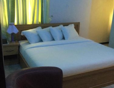 Deluxe Double Room (2 Adults + 1 Child)