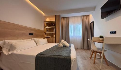 Standard Queen Room