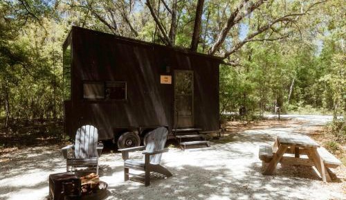 Standard Queen Cabin