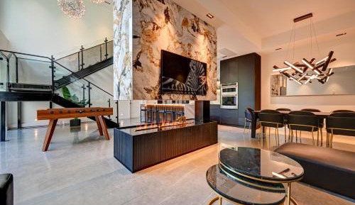 Four-Bedroom Deluxe Apartment