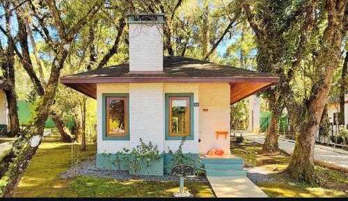 Prime Chalet with Spa Bath and Garden View