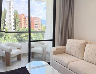 Two-Bedroom Deluxe Apartment with Balcony