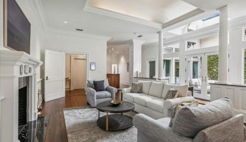 Five-Bedroom Apartment