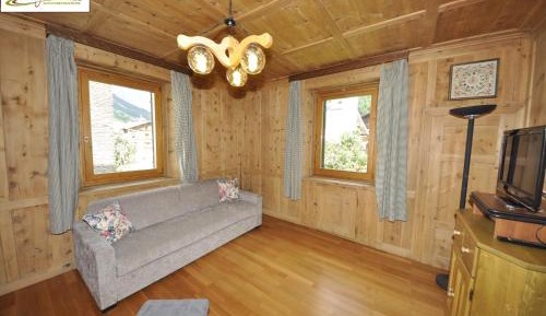 Apartment with Garden View