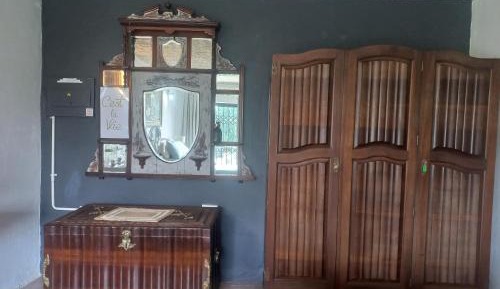 Family Room with Garden View