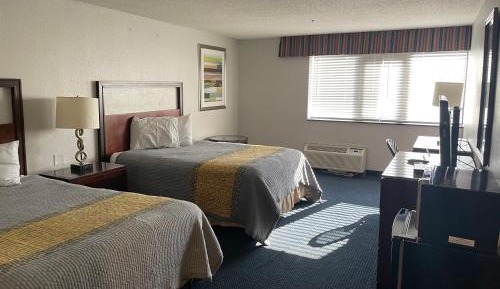 Deluxe Double Room (2 Adults + 1 Child)