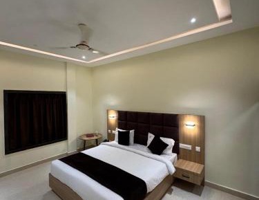 Standard King Room