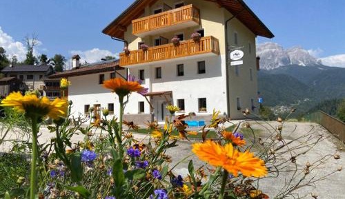 One-Bedroom Apartment with Balcony and Mountain View  