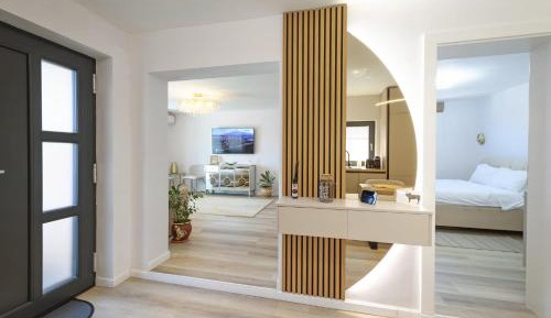Deluxe One-Bedroom Apartment