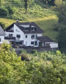 Apartment with Mountain View
