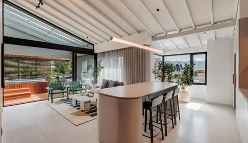 Five-Bedroom Premium Apartment