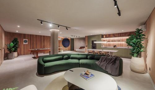 Three-Bedroom Deluxe Apartment