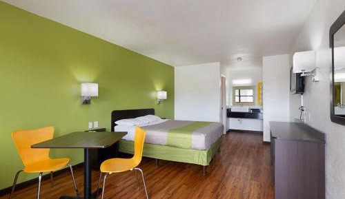 Queen Room - Disability Access