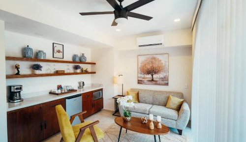 Junior Suite with Pool View