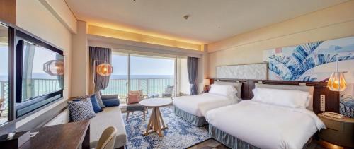 Ocean Wing Twin Room with Ocean View – Mid Floor