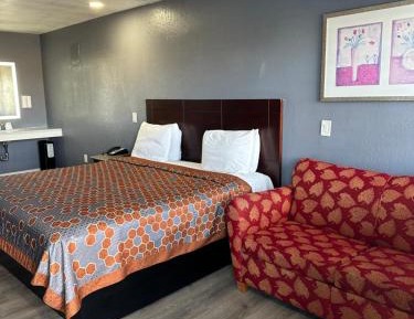 King Room with Sofa Bed