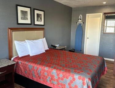 Queen Room