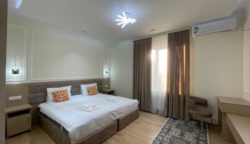 Large Double Room