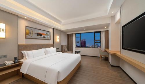 Deluxe Queen Room