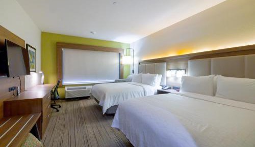Standard Queen Room with Two Queen Beds