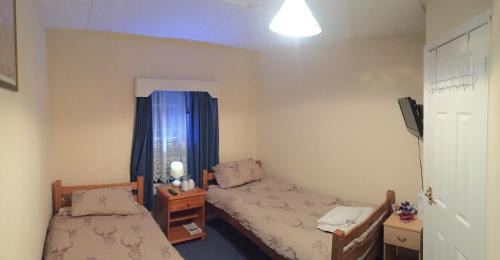 Twin Room with Shower