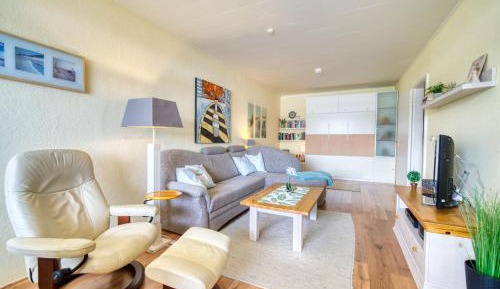 One-Bedroom Apartment with Balcony