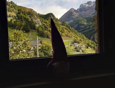 One-Bedroom Apartment with Balcony and Mountain View  