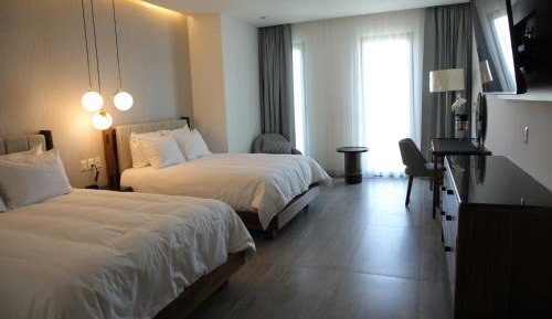 Standard Double Suite