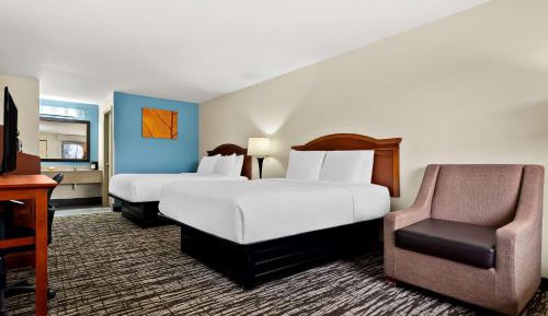 Queen Room with Two Queen Beds - Non-Smoking