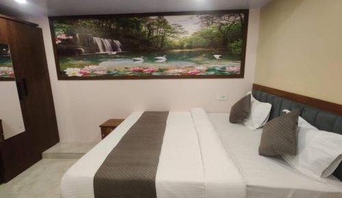 Deluxe Queen Room