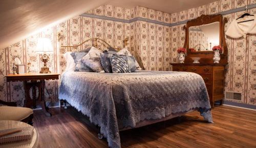 Queen Room with Garden View