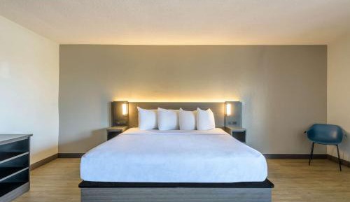 King Room - Non-Smoking