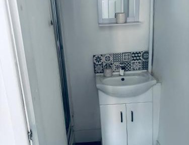 Double or Twin Room with Shower