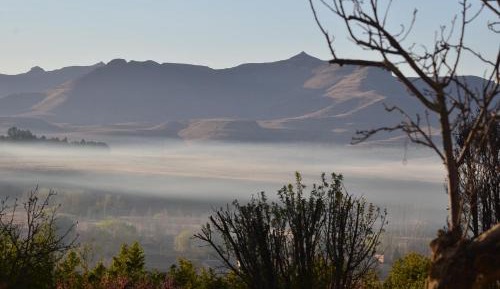 Apartment with Mountain View