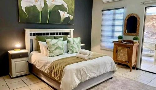 Deluxe Queen Room