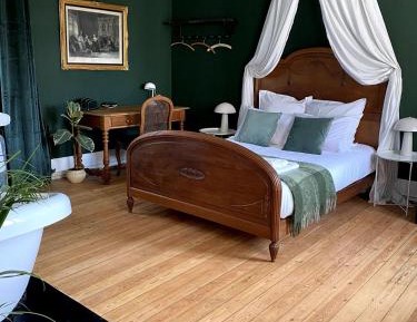Deluxe Double Room with Bath