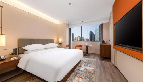 Deluxe Queen Room