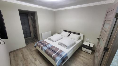 Room #748478502