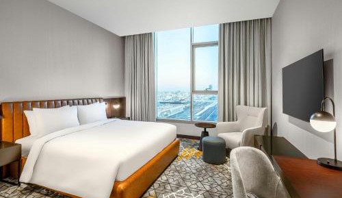 Standard King Room with City View